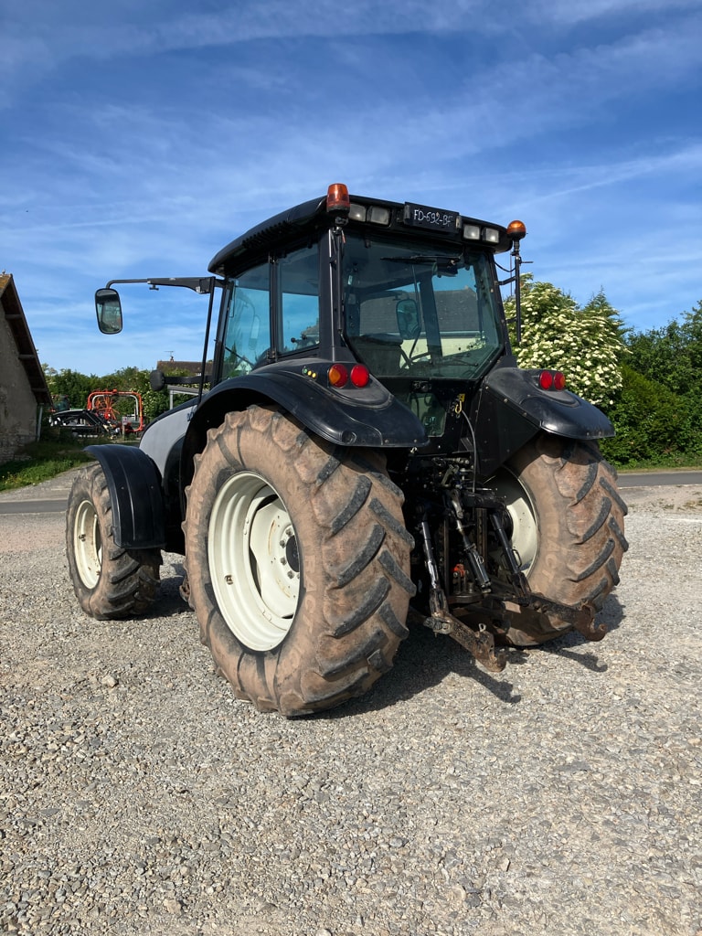 Tracteur VALTRA T 120 - photo slide 7