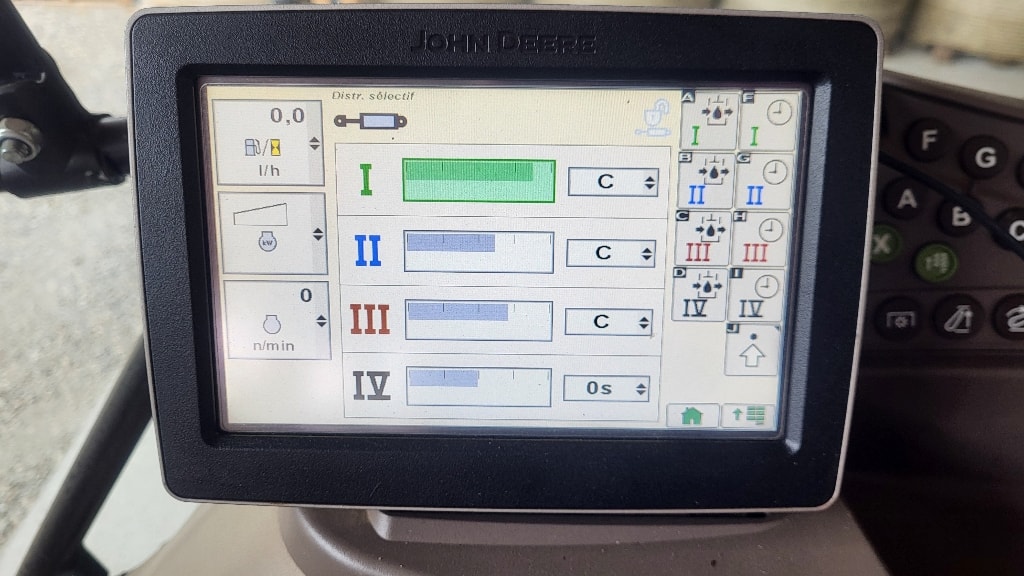 Tracteur JOHN DEERE 6150R - photo slide 15