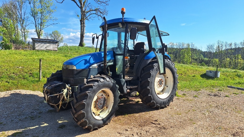Tracteur NEW HOLLAND TD85 D - photo slide 2
