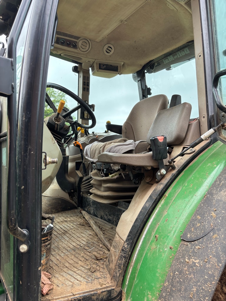 Tracteur chargeur JOHN DEERE 5085M - photo slide 17