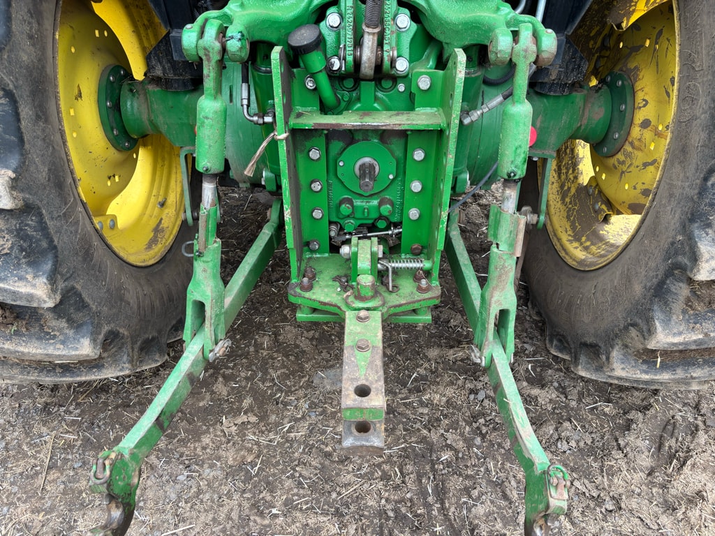 Tracteur chargeur JOHN DEERE 5085M - photo slide 10