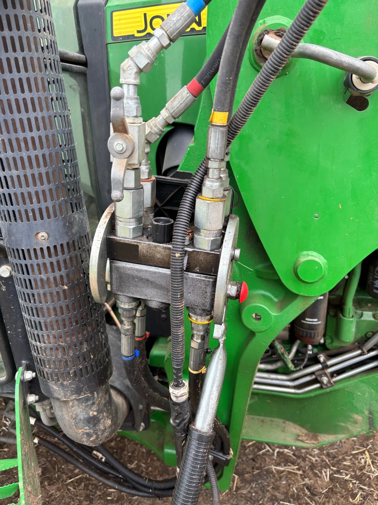 Tracteur chargeur JOHN DEERE 5085M - photo slide 13