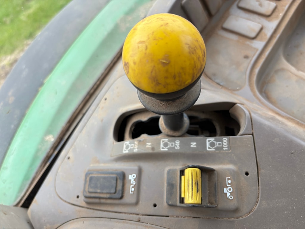 Tracteur chargeur JOHN DEERE 5085M - photo slide 15