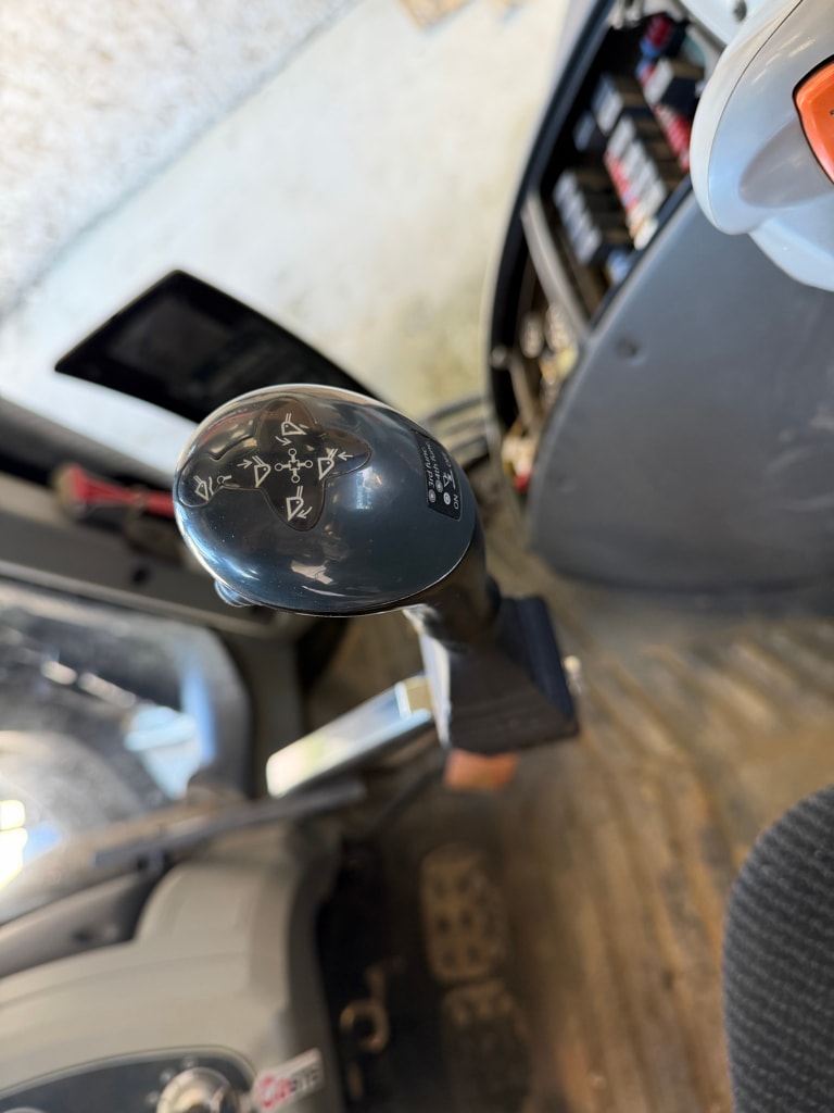 Tracteur chargeur VALTRA N104 - photo slide 8