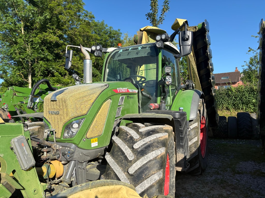 Tracteur FENDT 720 VARIO PROFI + - photo slide 2