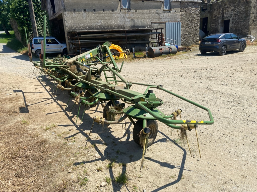 Faneuse KRONE KW 8.82/8 - photo slide 3