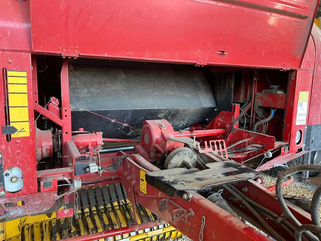 Presse balles rondes NEW HOLLAND BR740 - photo slide 6
