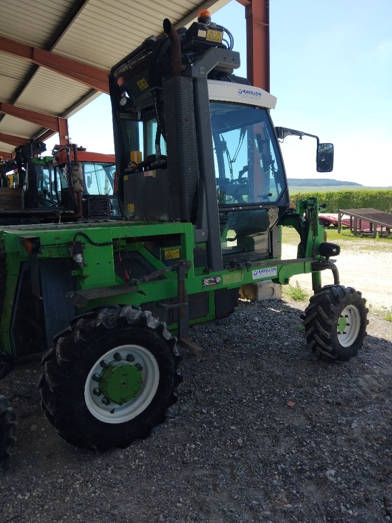 Tracteur enjambeur TECNOMA S120 - photo slide 4