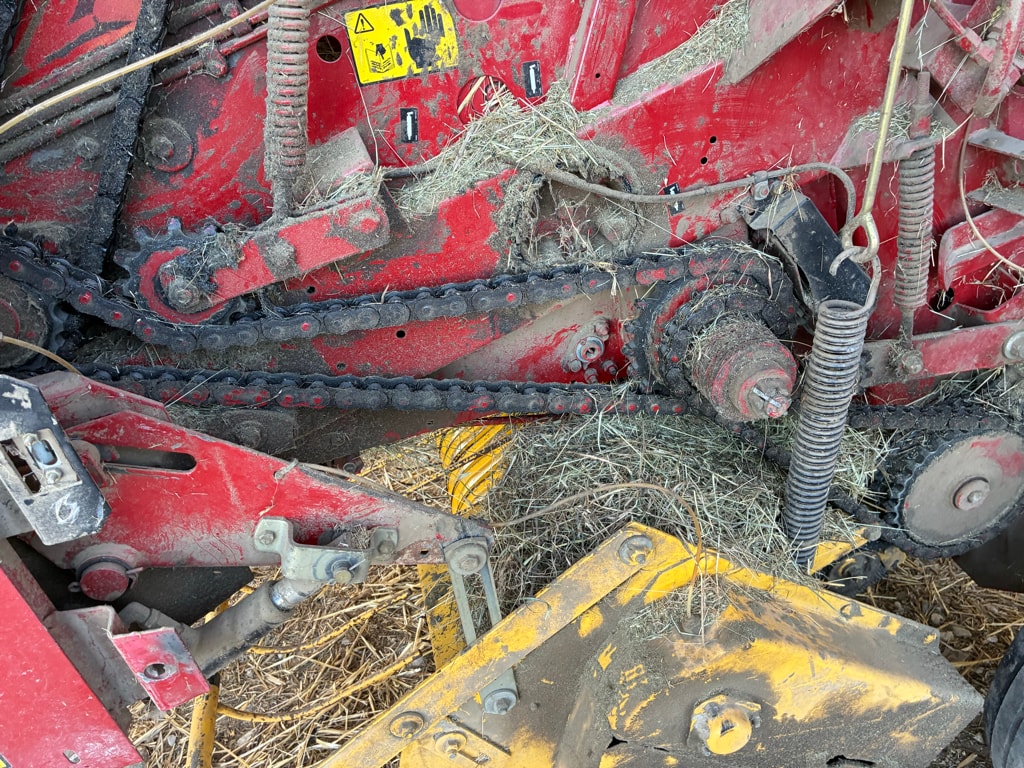 Presse balles rondes NEW HOLLAND 648 - photo slide 8