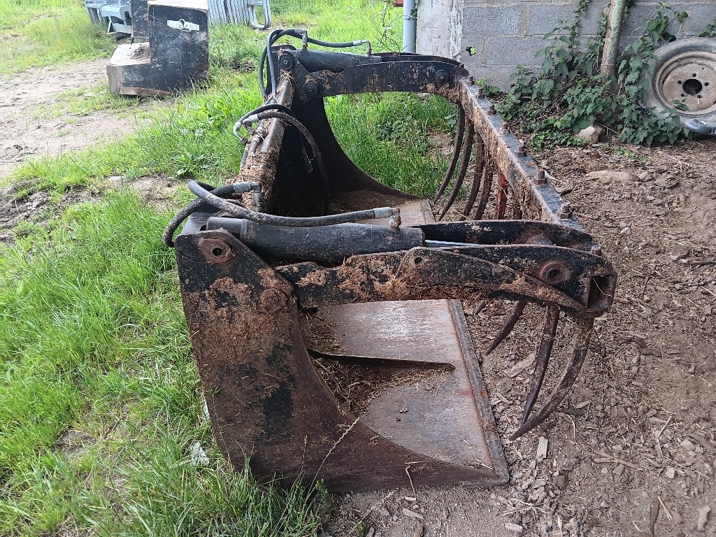 Tracteur chargeur MASSEY FERGUSON 5425 - photo slide 2