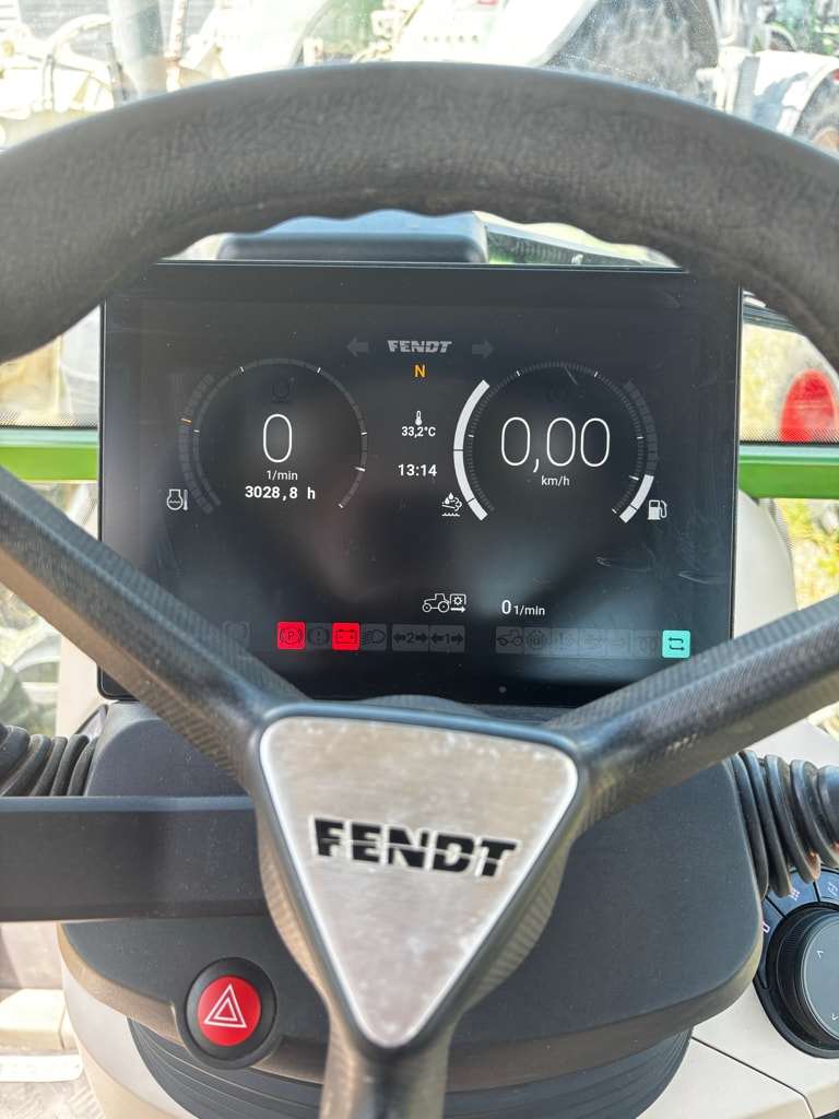 Tracteur FENDT 211F - photo slide 10