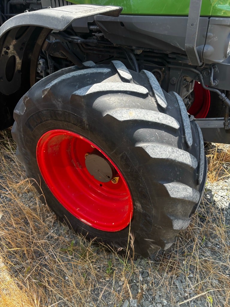Tracteur FENDT 211F - photo slide 5