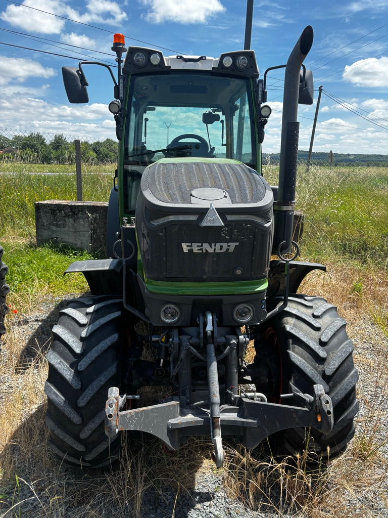 Tracteur FENDT 211F - photo slide 8