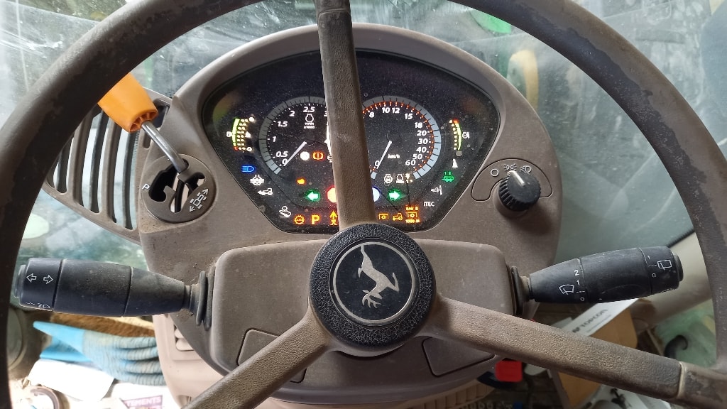 Tracteur JOHN DEERE 6195R - photo slide 9