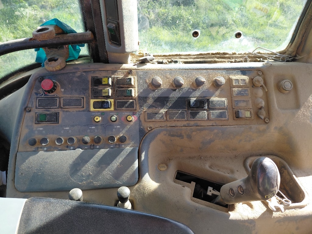 Tracteur VALTRA T 160 - photo slide 11