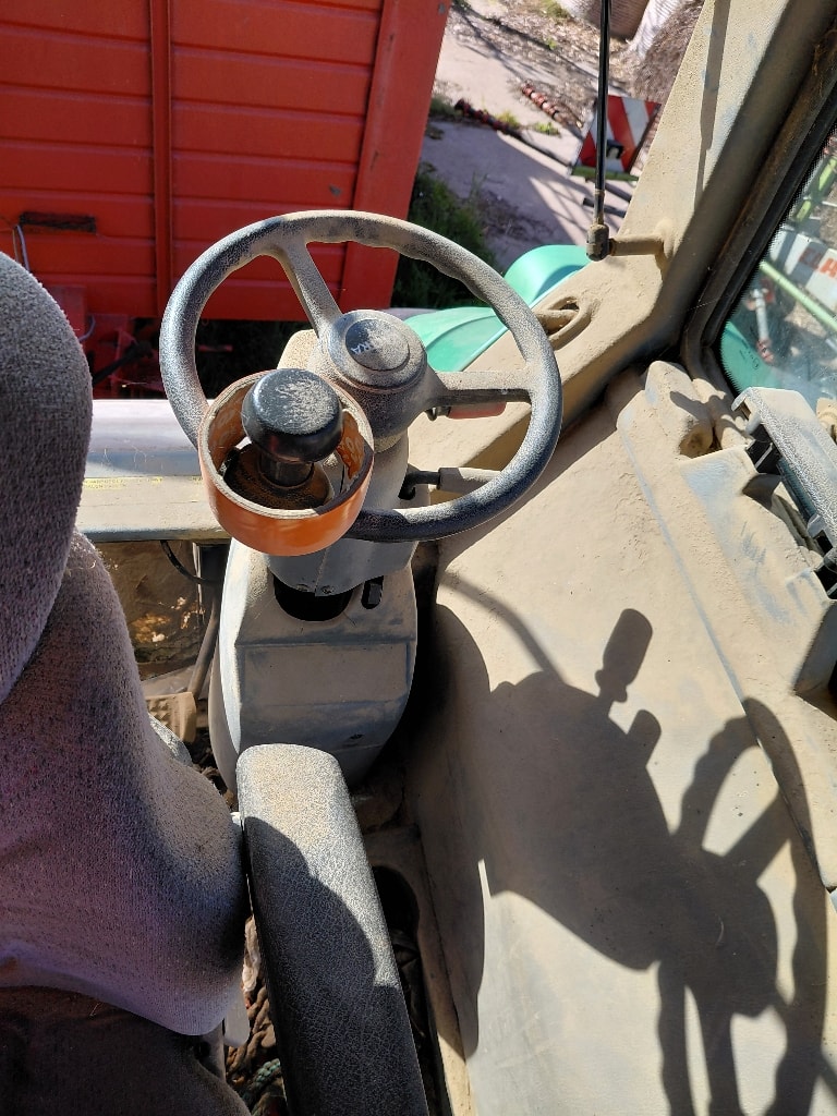 Tracteur VALTRA T 160 - photo slide 7