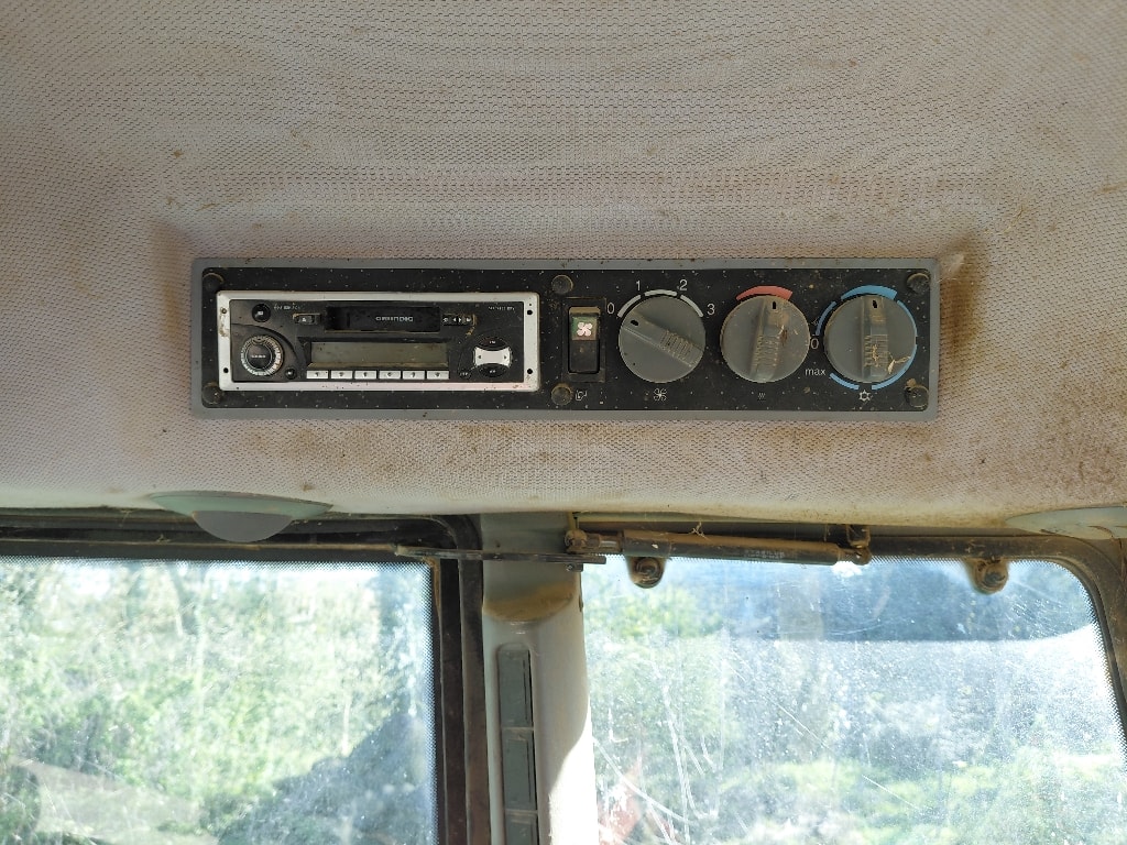 Tracteur VALTRA T 160 - photo slide 8