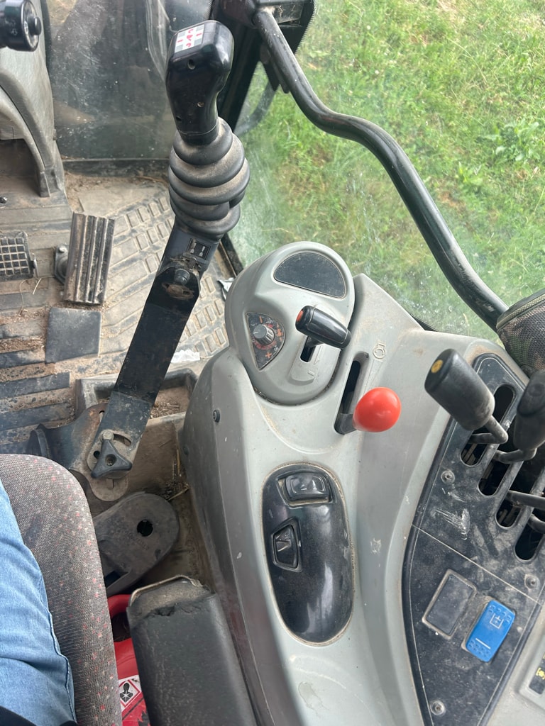 Tracteur chargeur MASSEY FERGUSON 5435 - photo slide 8