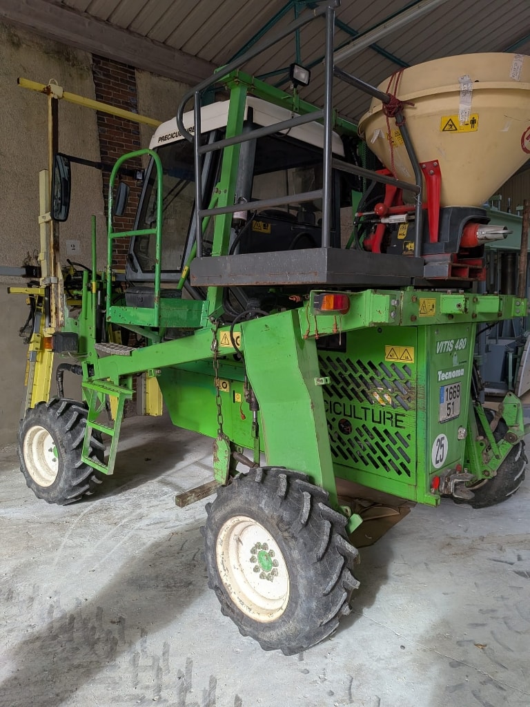 Tracteur enjambeur TECNOMA Vitis480 - photo slide 2