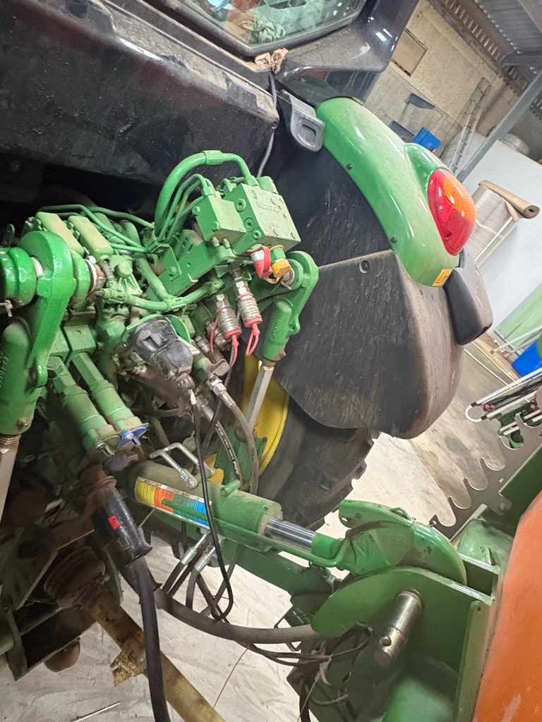 Tracteur JOHN DEERE 6120M - photo slide 13