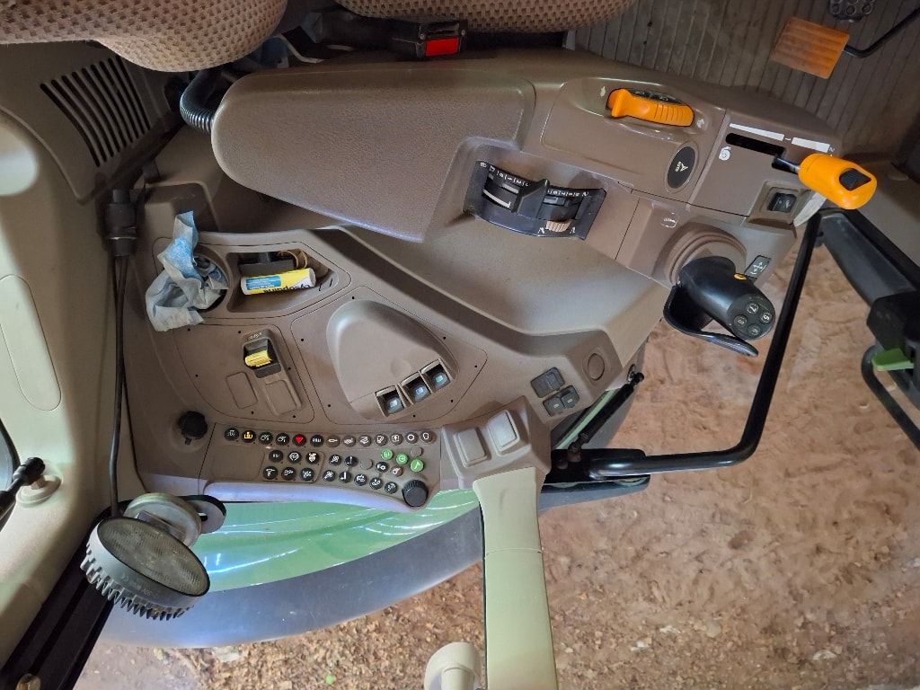 Tracteur JOHN DEERE 6110M - photo slide 8