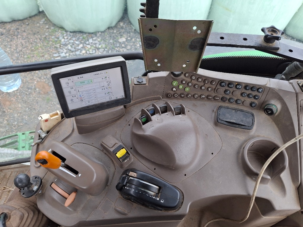 Tracteur chargeur JOHN DEERE 6125R - photo slide 21