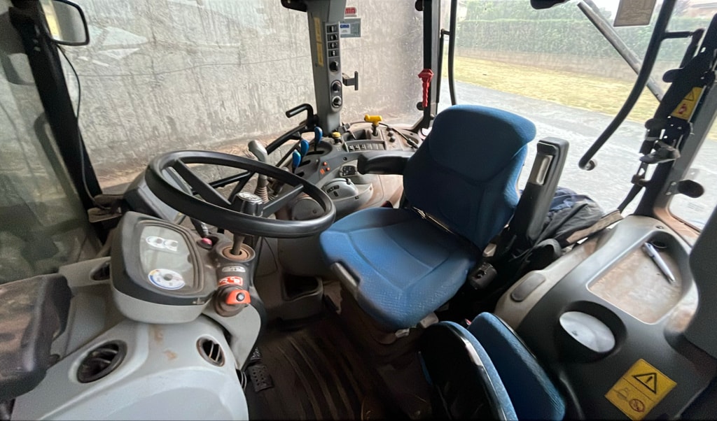 Tracteur chargeur NEW HOLLAND T5.105 EC - photo slide 15