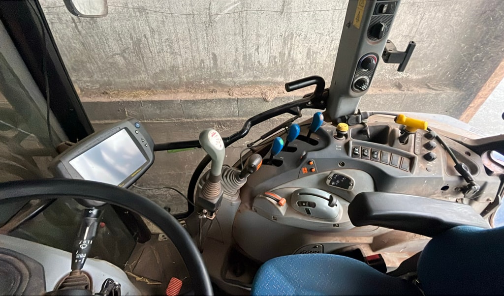 Tracteur chargeur NEW HOLLAND T5.105 EC - photo slide 16