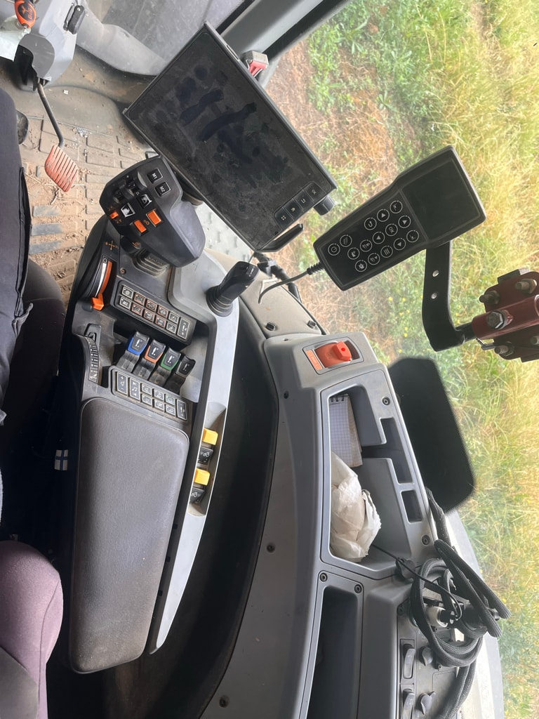 Tracteur VALTRA N154e Direct SMARTOUCH - photo slide 9
