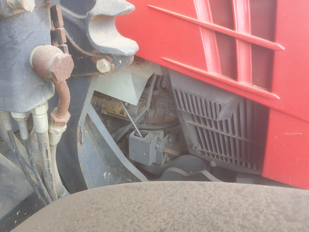 Tracteur MASSEY FERGUSON MF 5610 DYNA-4 - photo slide 8