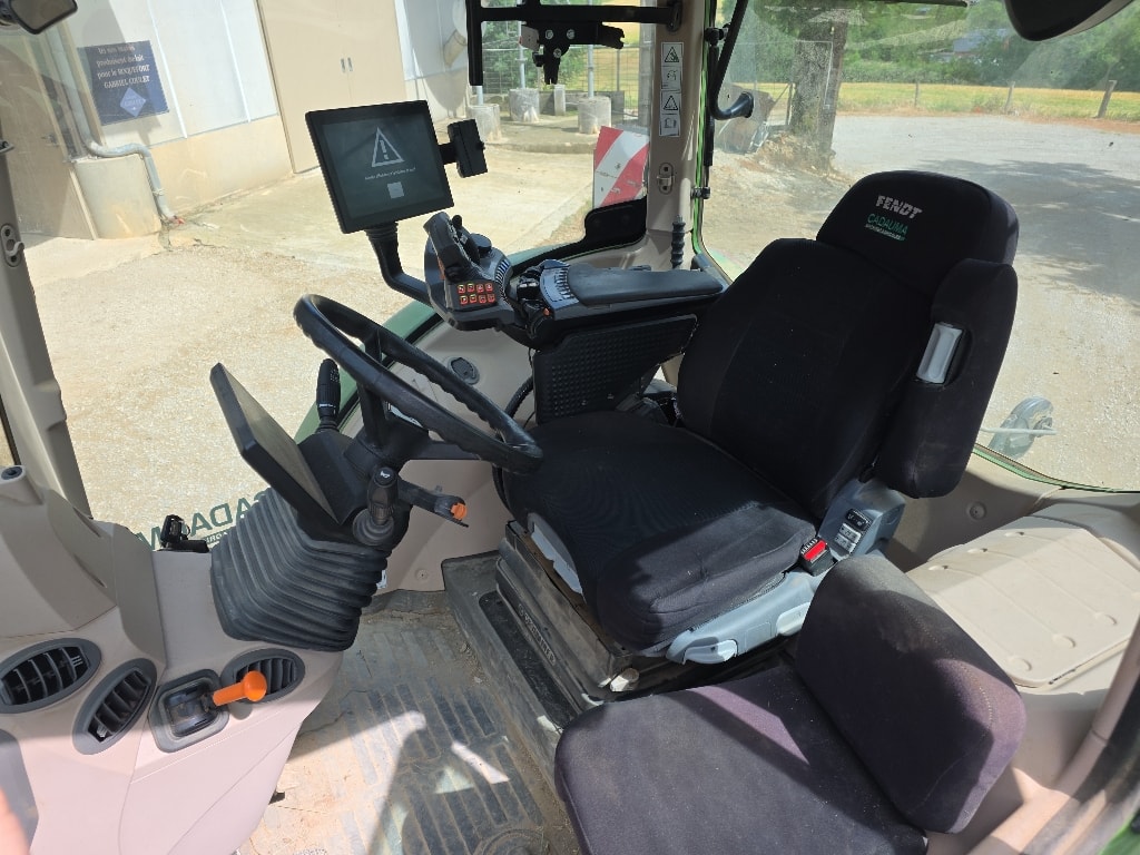 Tracteur FENDT 724 power + - photo slide 14