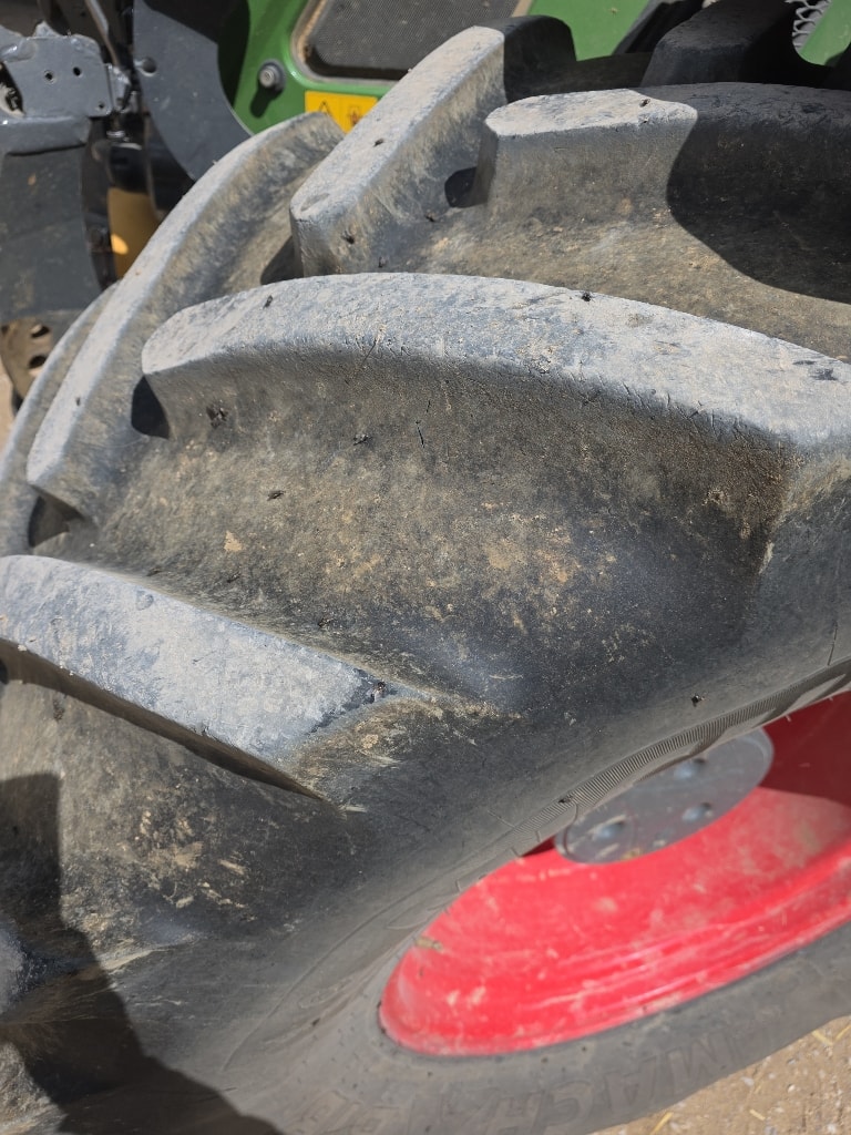 Tracteur FENDT 724 power + - photo slide 9