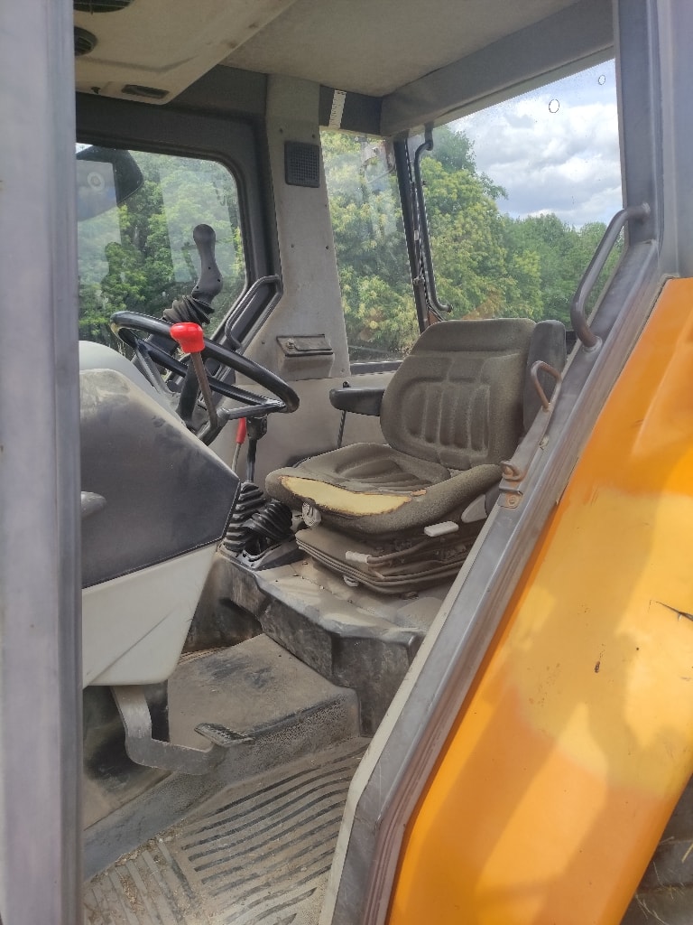 Tracteur chargeur RENAULT CERES 85 X - photo slide 17