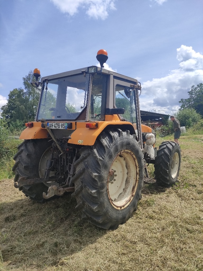 Tracteur chargeur RENAULT CERES 85 X - photo slide 4