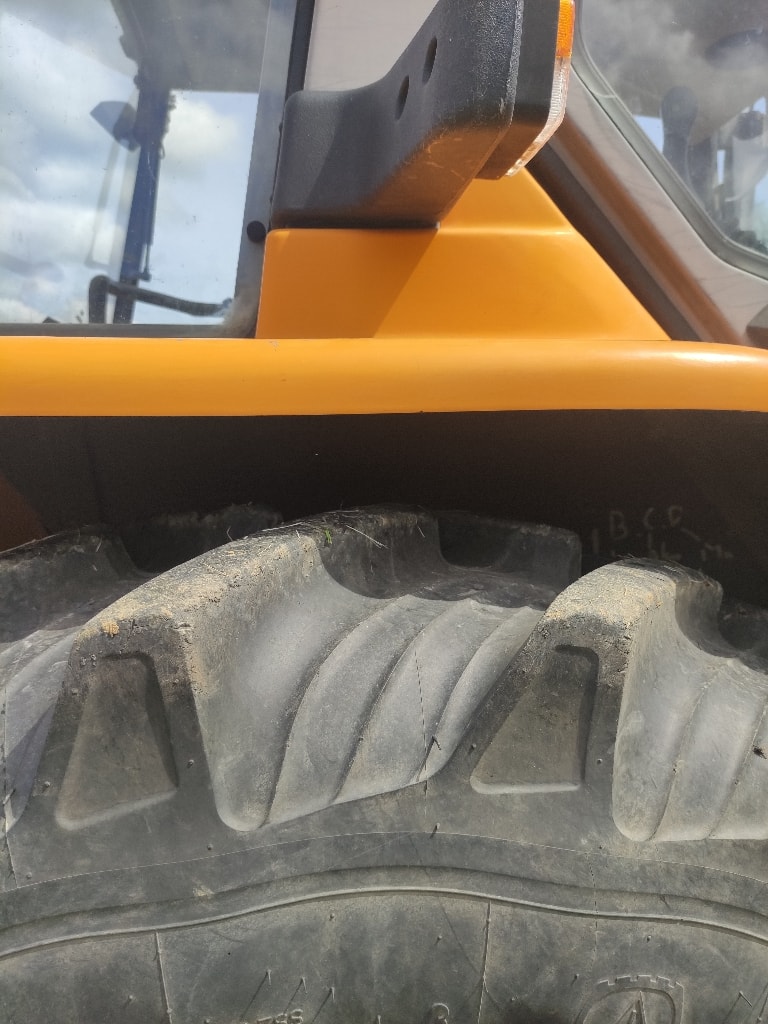 Tracteur chargeur RENAULT CERES 85 X - photo slide 9