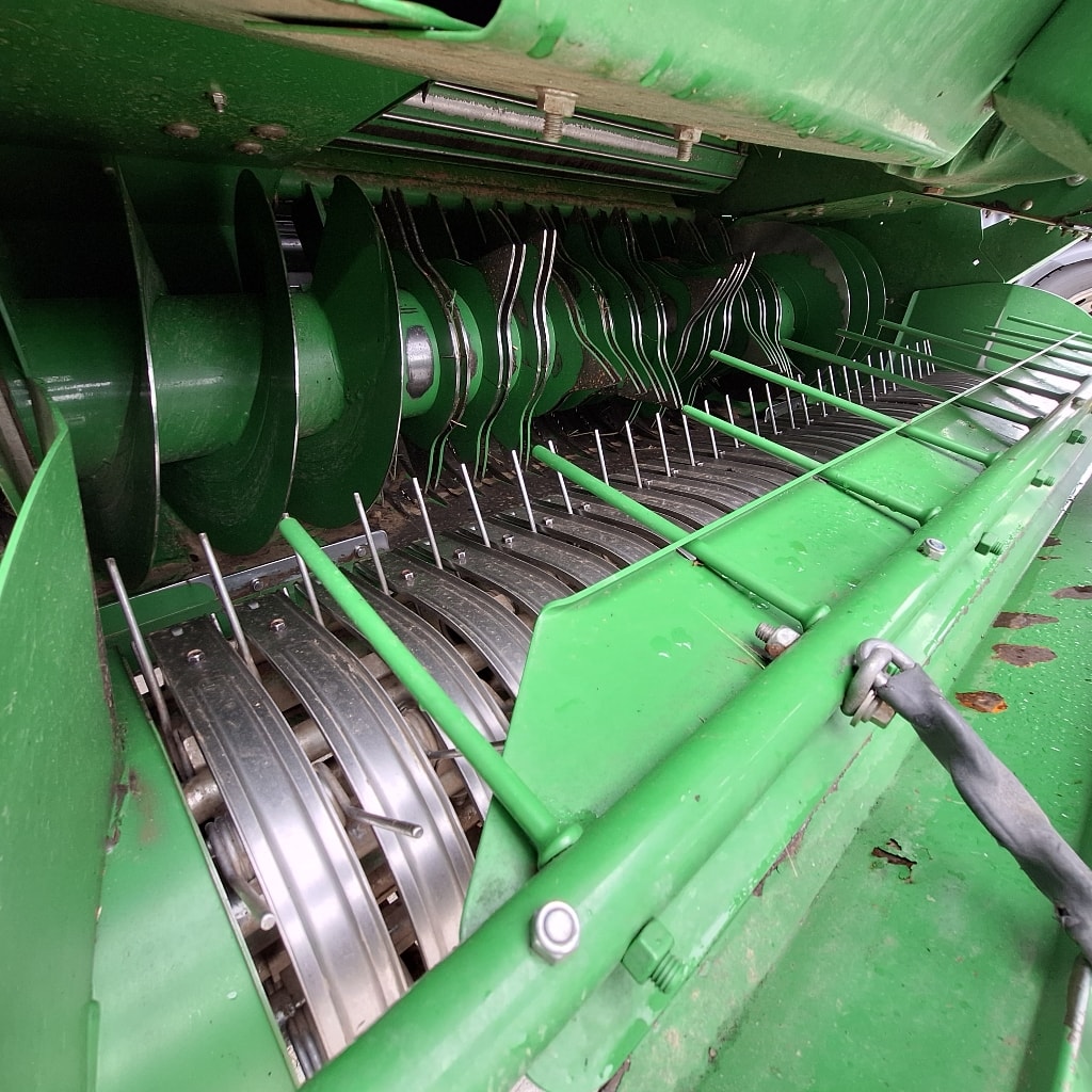 Presse enrubanneuse JOHN DEERE C441r  - photo slide 11