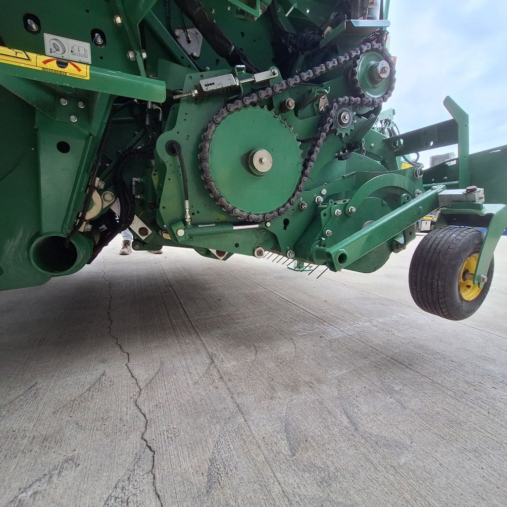 Presse enrubanneuse JOHN DEERE C441r  - photo slide 13