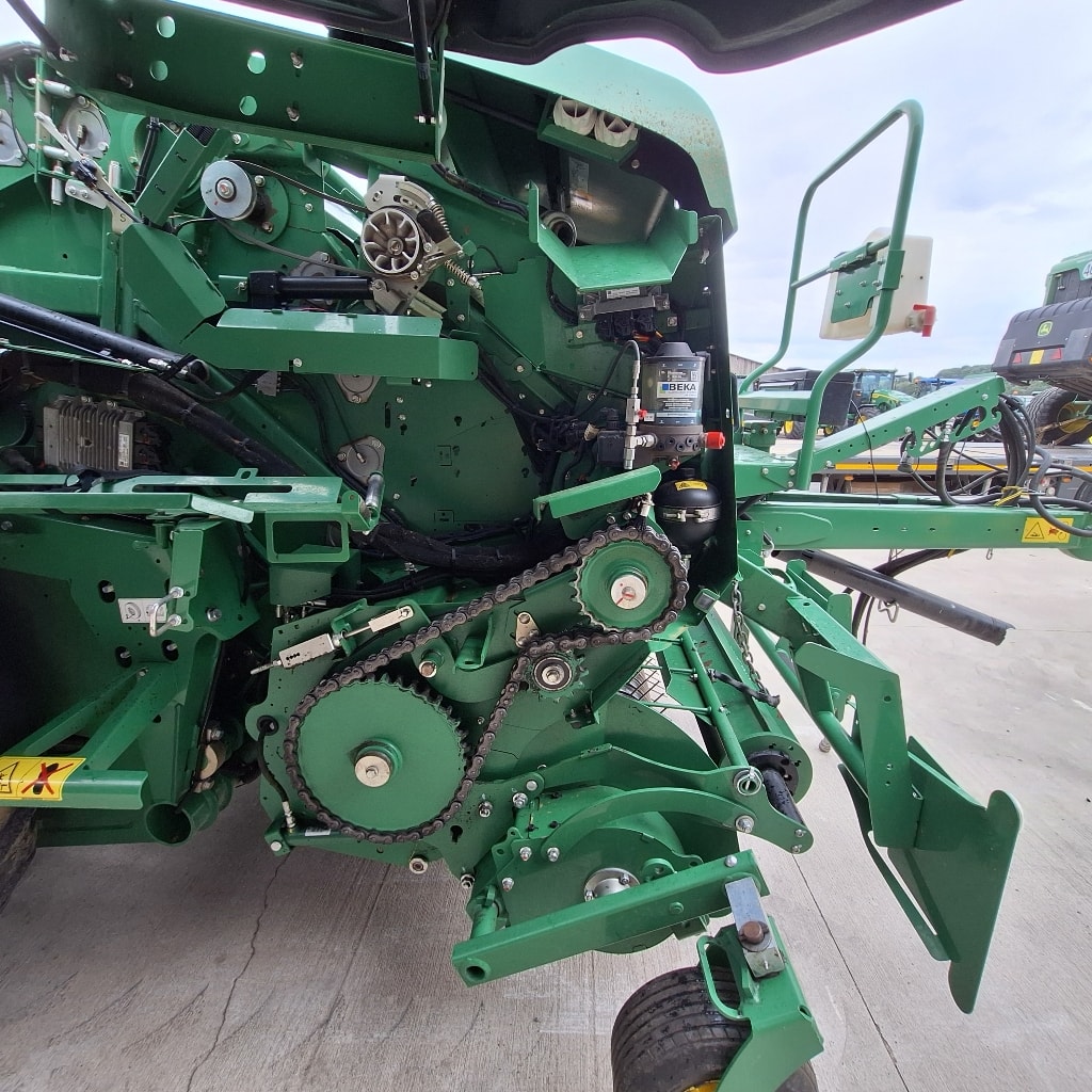 Presse enrubanneuse JOHN DEERE C441r  - photo slide 15