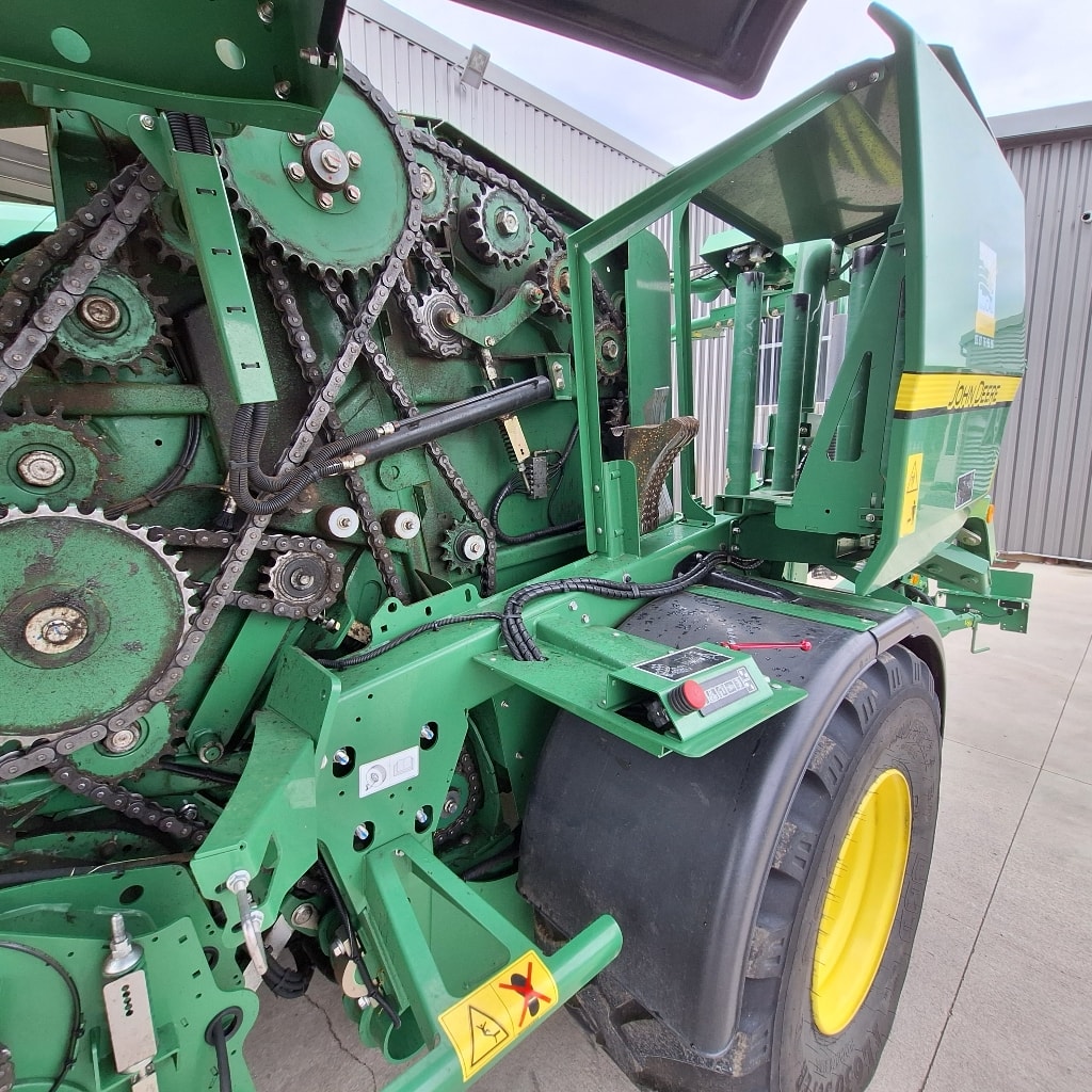 Presse enrubanneuse JOHN DEERE C441r  - photo slide 17