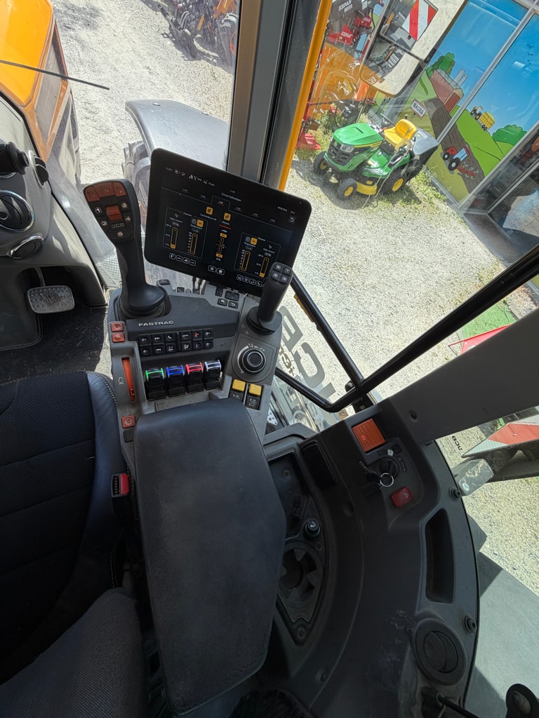 Tracteur JCB FASTRAC 4220 ICON - photo slide 12