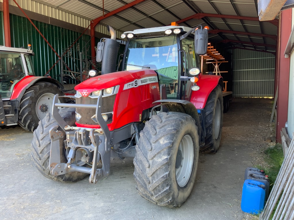 Tracteur MASSEY FERGUSON 7718S DYNA-6 EFFICIENT - photo slide 2