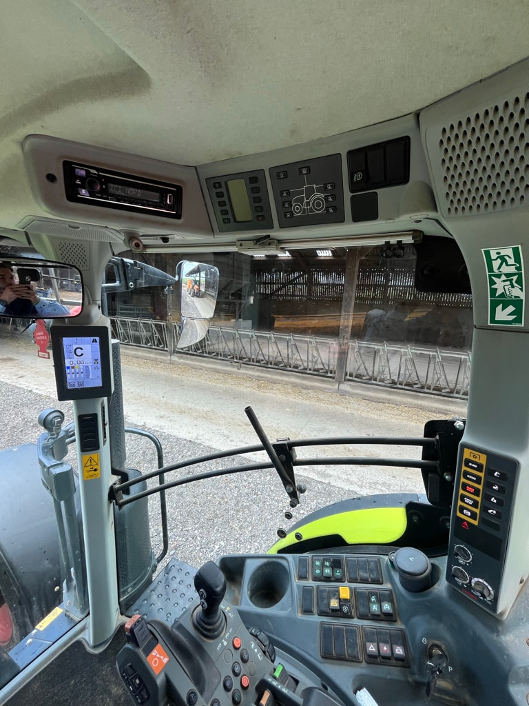 Tracteur CLAAS ARION 630 - photo slide 13