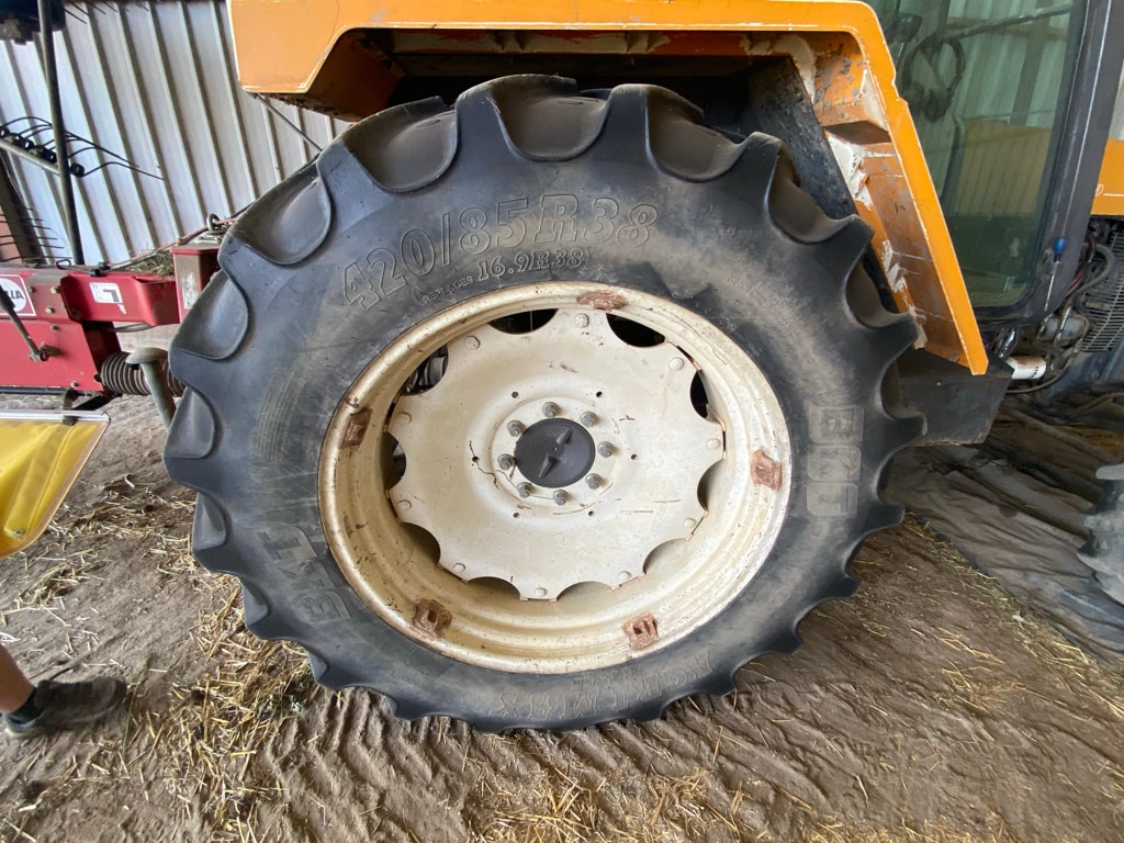 Tracteur RENAULT 103.14 - photo slide 6
