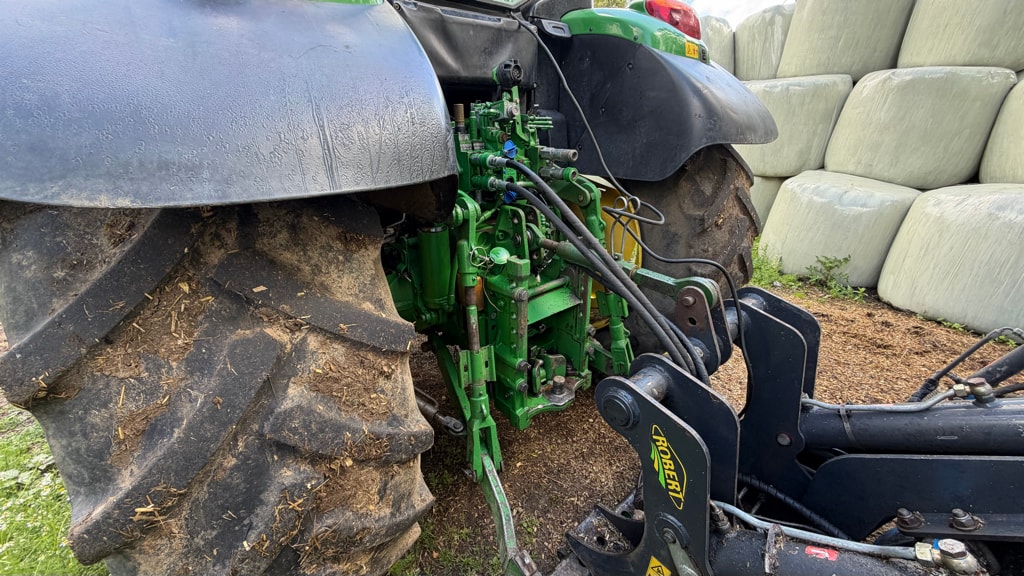 Tracteur JOHN DEERE 6115M - photo slide 9