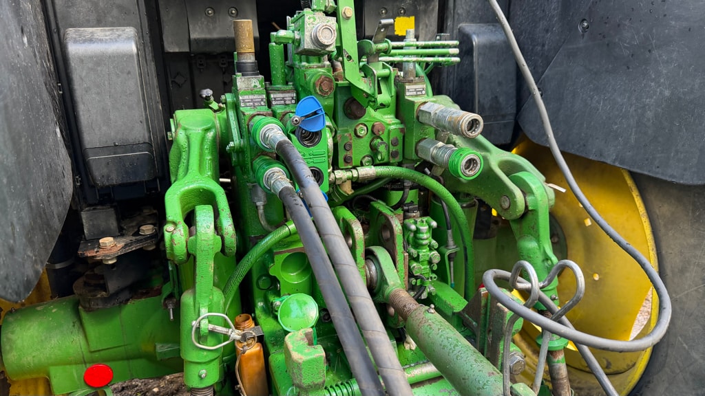 Tracteur JOHN DEERE 6115M - photo slide 10