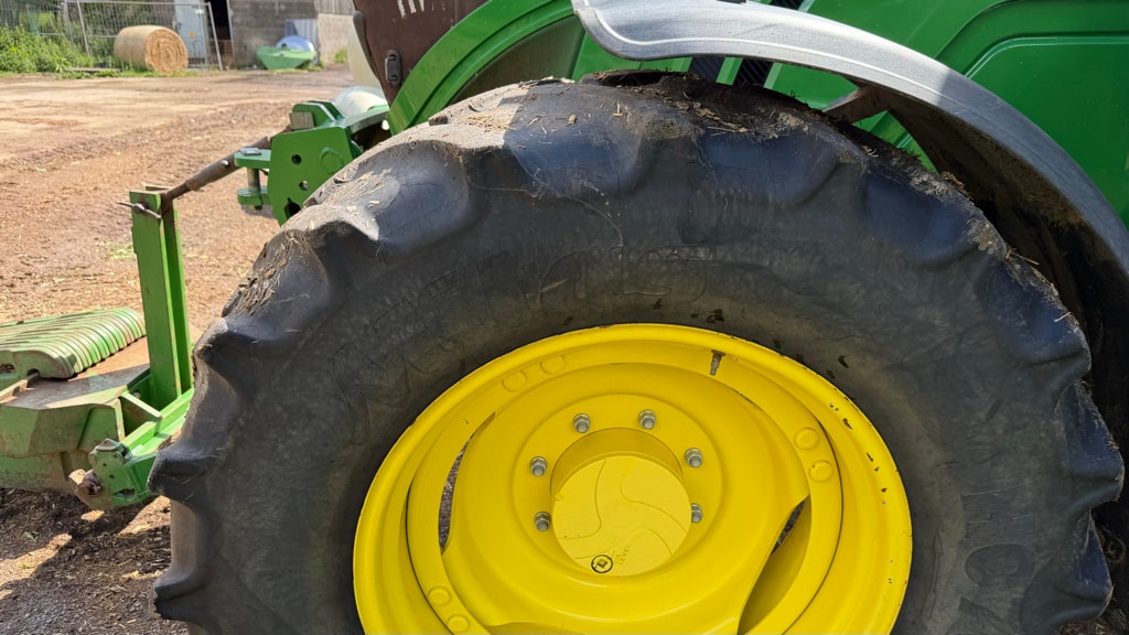Tracteur JOHN DEERE 6115M - photo slide 13