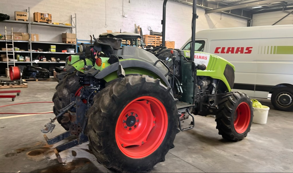 Tracteur fruitier CLAAS Nexos 220 F - photo slide 4