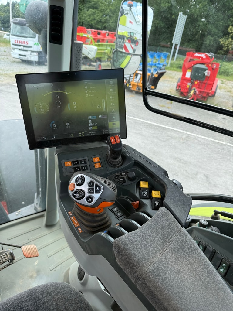 Tracteur CLAAS ARION 630 CMATIC CEBIS - photo slide 9