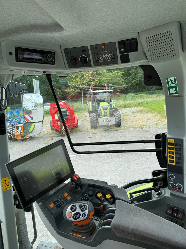 Tracteur CLAAS ARION 630 CMATIC CEBIS - photo slide 8