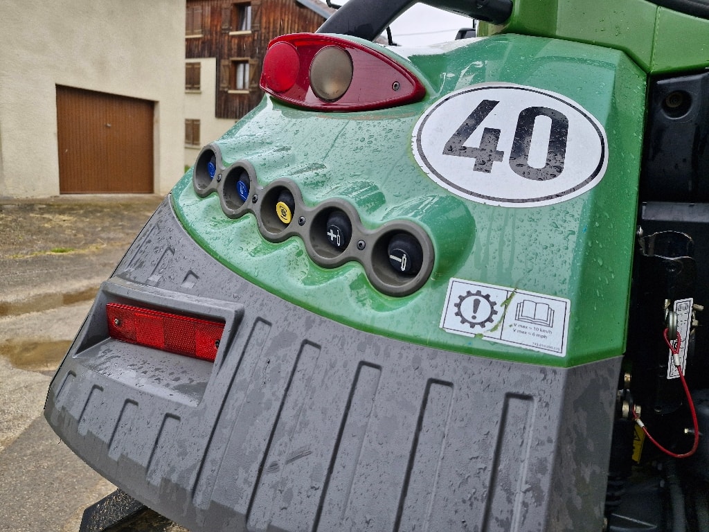 Tracteur FENDT 311 S4 - photo slide 14